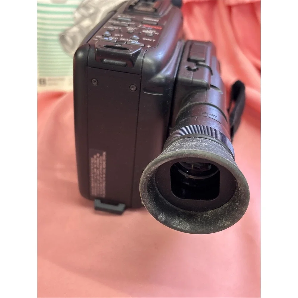 Canon E250 8mm Video Camcorder Canovision 8 Hi-fi Stereo - Untested - As-is